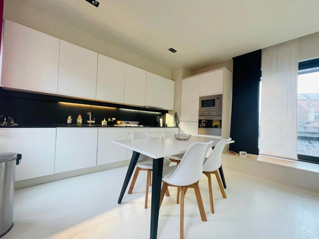 شقة Down Town Penthouse With Private Parking بروكسل المظهر الخارجي الصورة